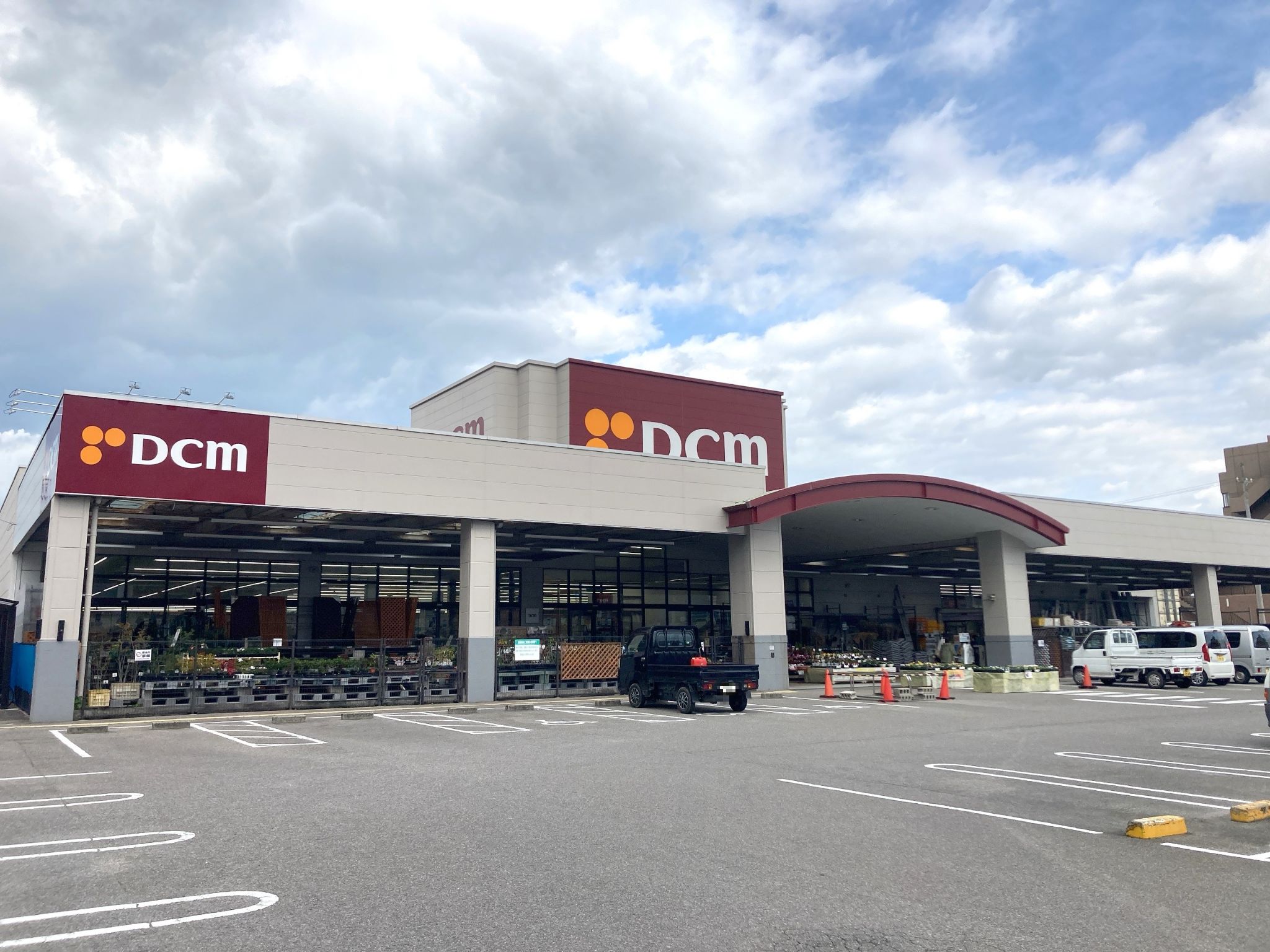 DCM西条店